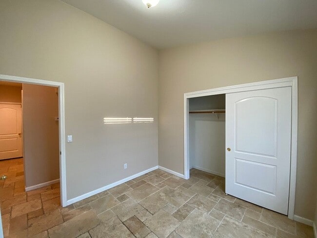 Building Photo - Beautiful Three Bedroom Single Level Napa Home