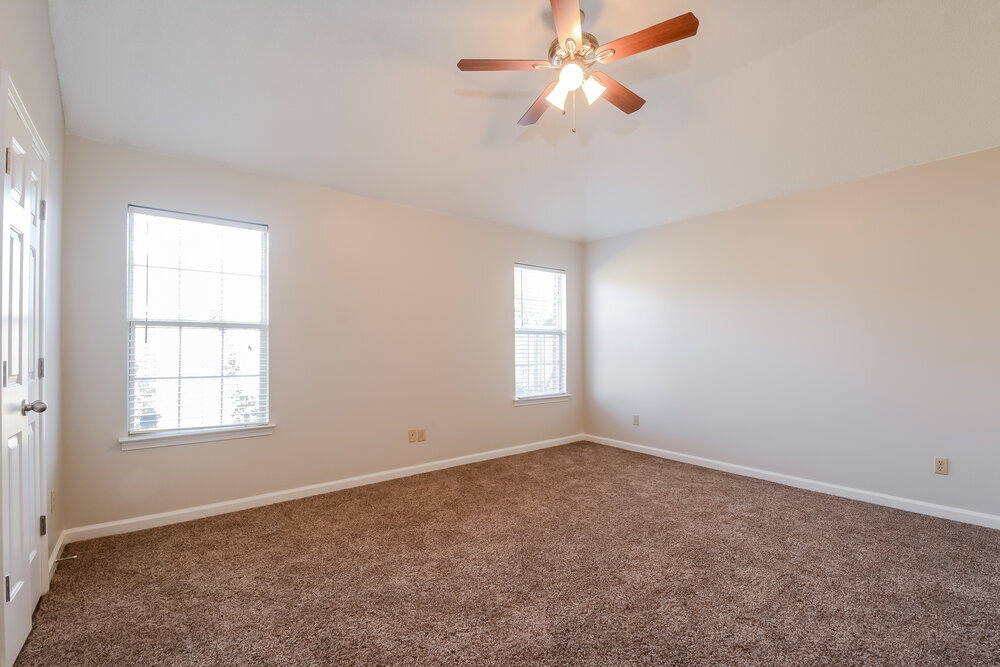Building Photo - 8334 Regal Bend Dr
