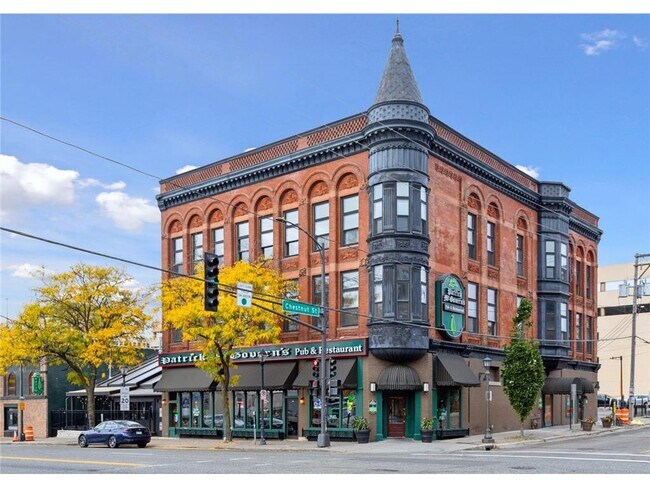 Building Photo - 380 Ramsey St