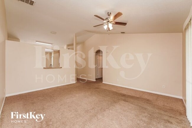 Building Photo - 474 Harvey Ave NE