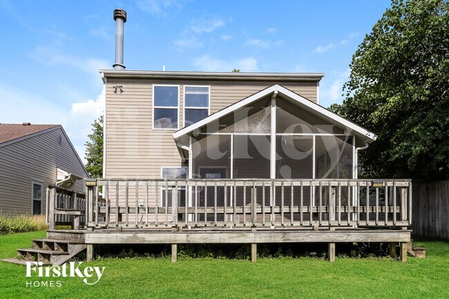 Building Photo - 1180 Crescent Dr