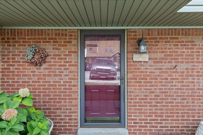 Building Photo - 3441 Laredo Dr