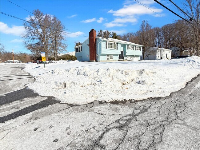 Building Photo - 83 Kent Rd