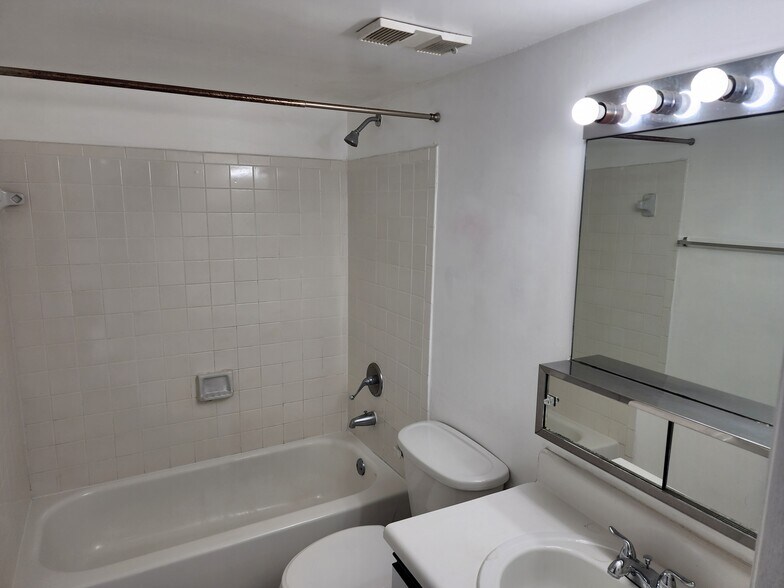 Building Photo - 15615 SW 74th Circle Dr