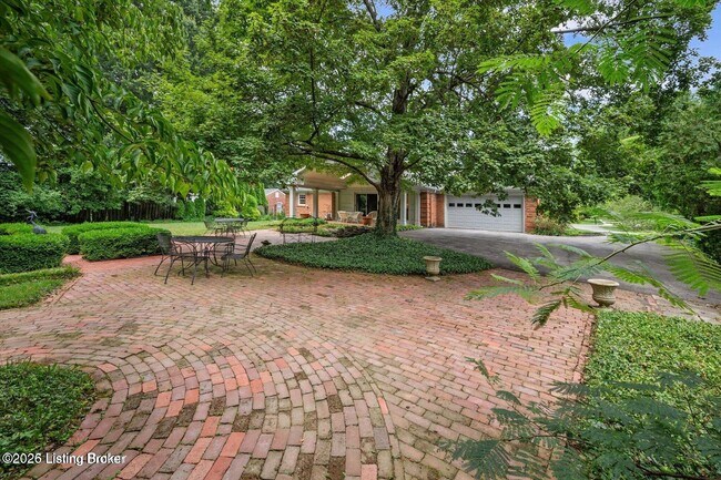 Building Photo - 2102 Northfield Dr