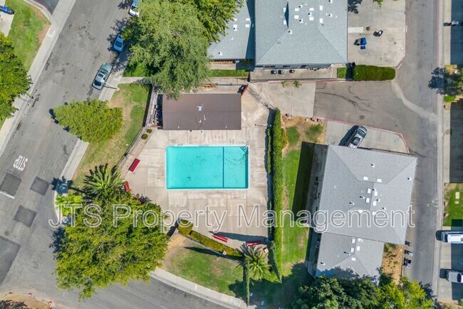 Building Photo - 6436 Bremen Dr