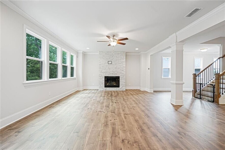 Building Photo - 5394 Pebblebrook Ln SE