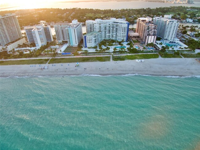 Building Photo - 5151 Collins Ave