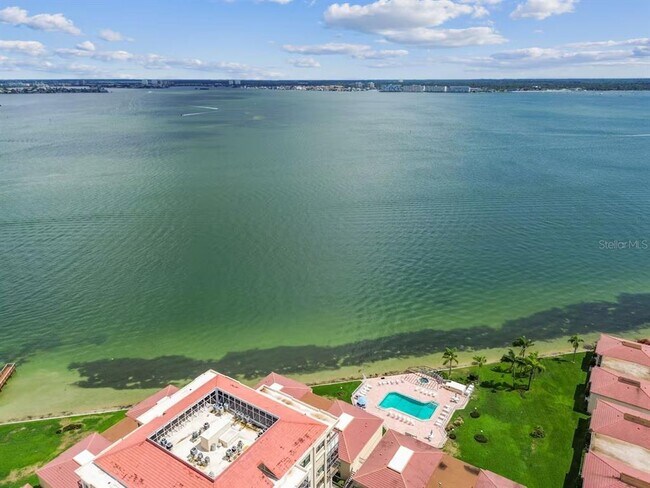 Building Photo - 6177 Sun Blvd