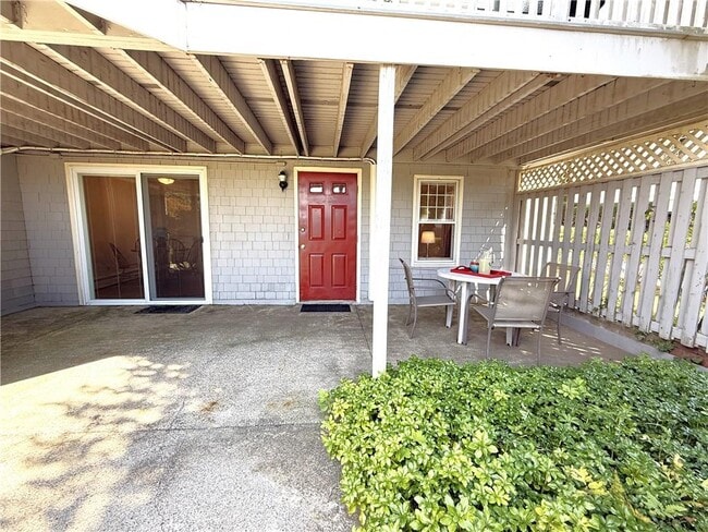 Building Photo - 449 Wolcott Ave
