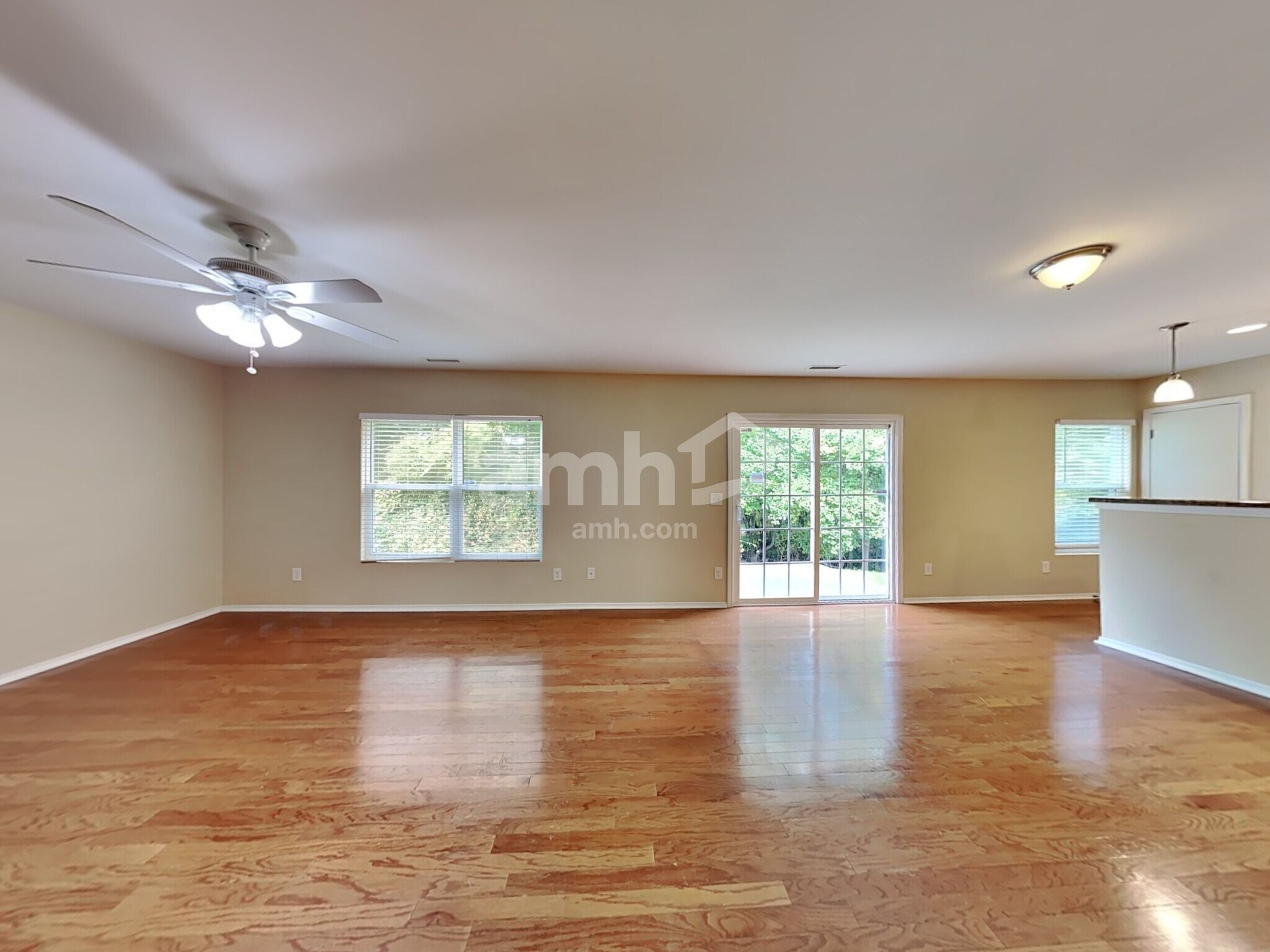 Building Photo - 252 Rowan Dr