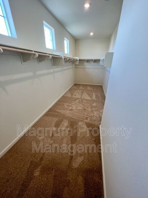 Building Photo - 31310 Reserve Dr