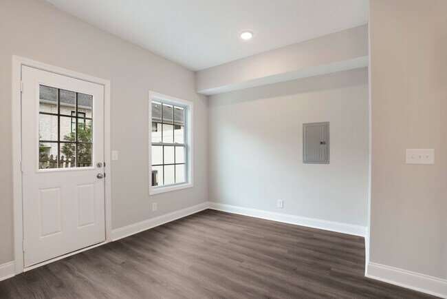 Building Photo - Excell Pointe 2 Bedroom Townhomes