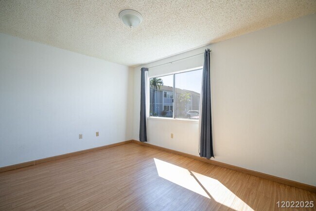 Building Photo - 95-1013 Ainamakua Dr #71