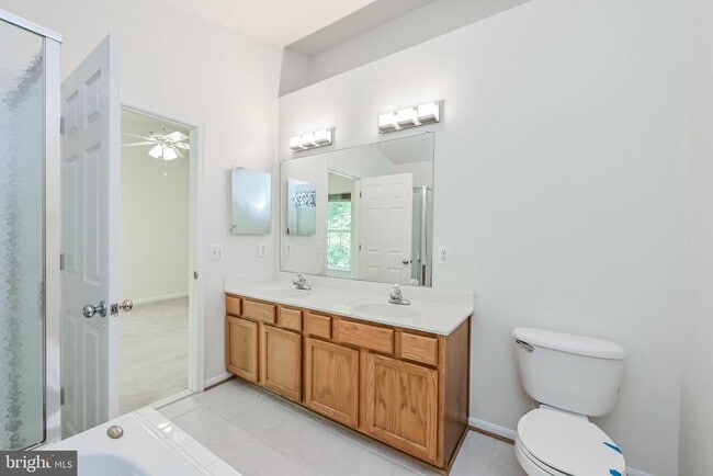 Building Photo - 8373 Millwood Dr