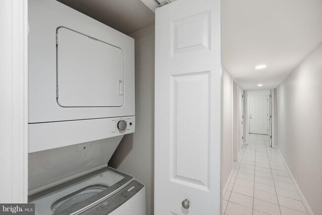 Building Photo - 58 Quincy Pl NE