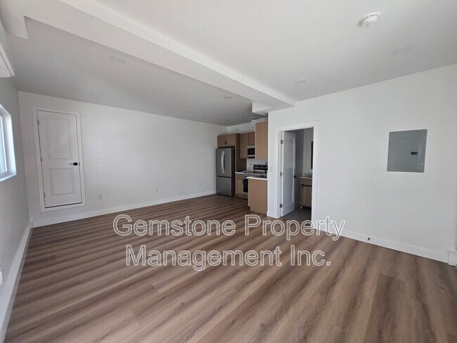 Building Photo - 5387 Brockbank Pl