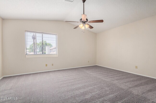 Building Photo - 10023 W Sells Dr
