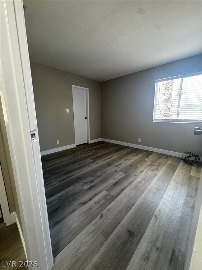 Building Photo - 336 Viewmont Dr
