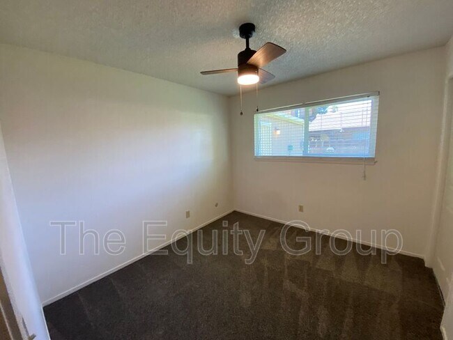 Building Photo - 1927 S Julieann Ct