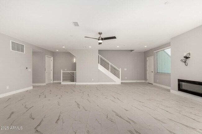Building Photo - 4525 N 40th St