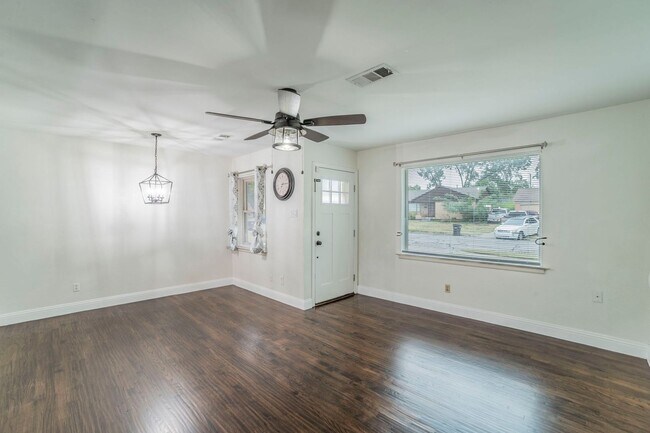 Building Photo - New Listing in southland Terrace Addition