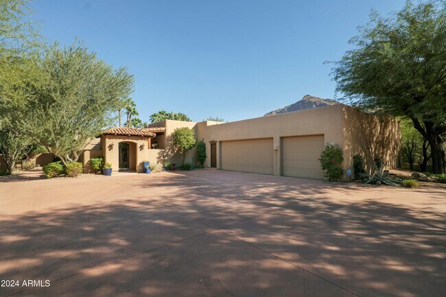 Building Photo - 6211 N 51st Pl