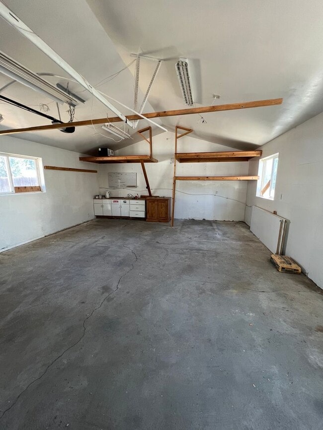 Building Photo - Dog Friendly Home in Heber!