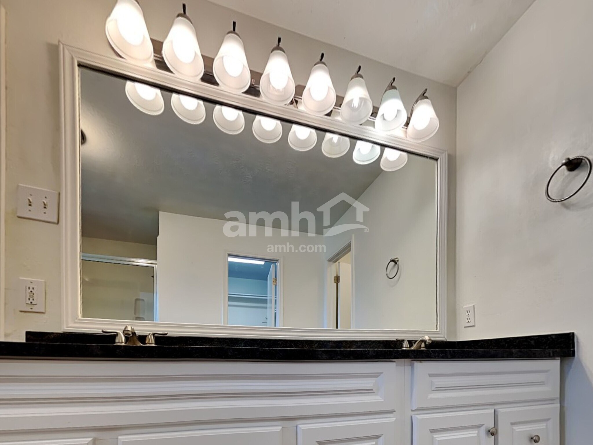 Building Photo - 502 Hearthstone Ct
