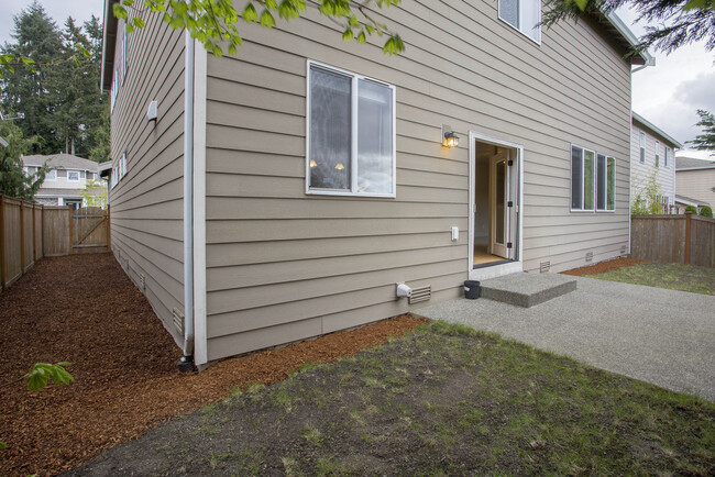 Building Photo - Beautiful 4 Bedroom in Bothell