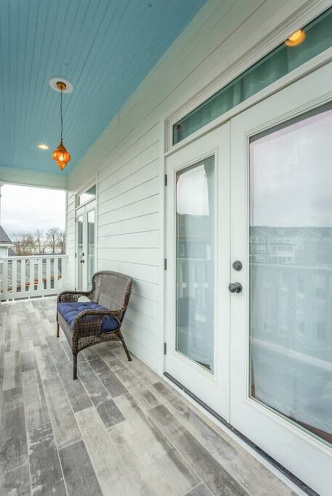 Building Photo - 1494 Madison St