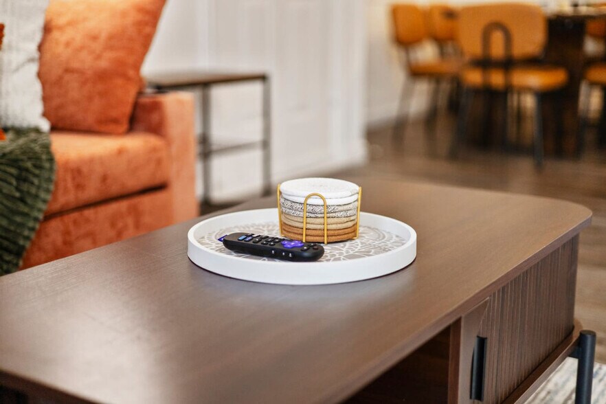 Building Photo - 2929 Kings Rd