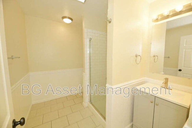 Building Photo - 3830 Twin Oaks Way