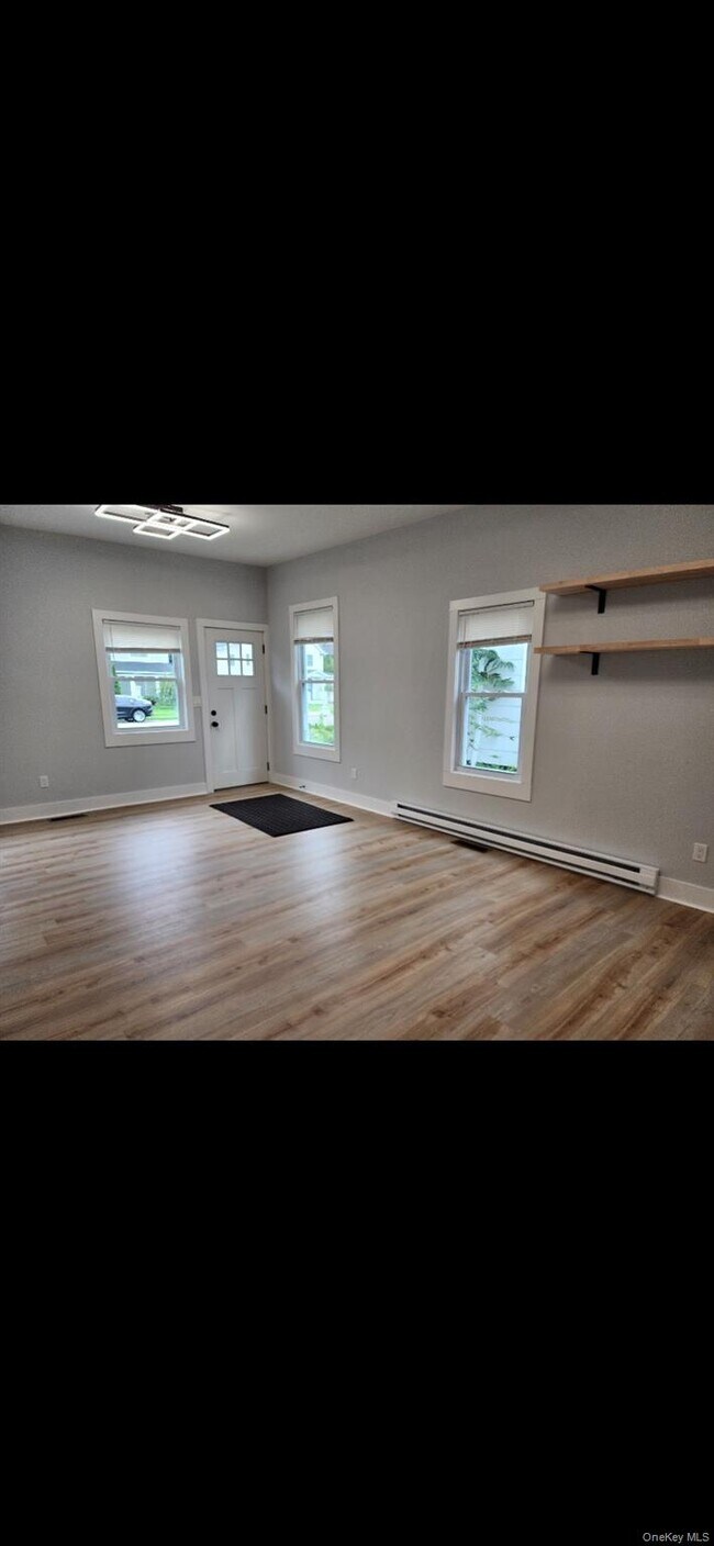 Building Photo - 18 Carman St