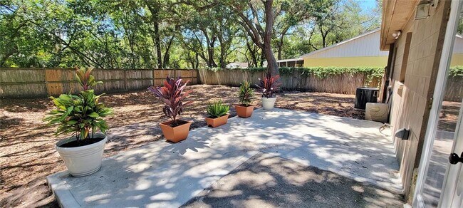 Building Photo - 3214 W Van Buren Dr