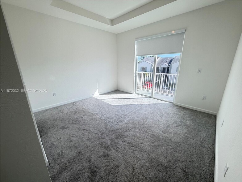 Building Photo - 1355 SE 7th Ter