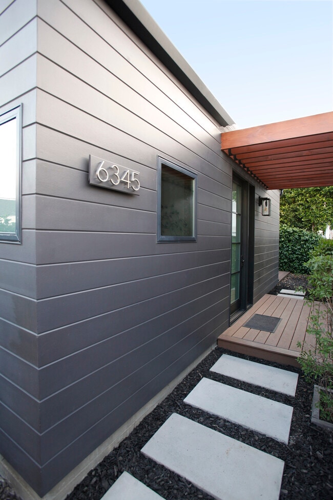 Building Photo - 6345 Babcock Ave