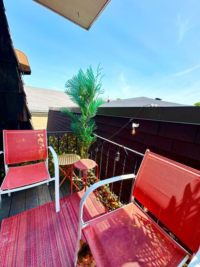 Building Photo - Rent-ready this July: 2 Bedroom and 1 Bath...
