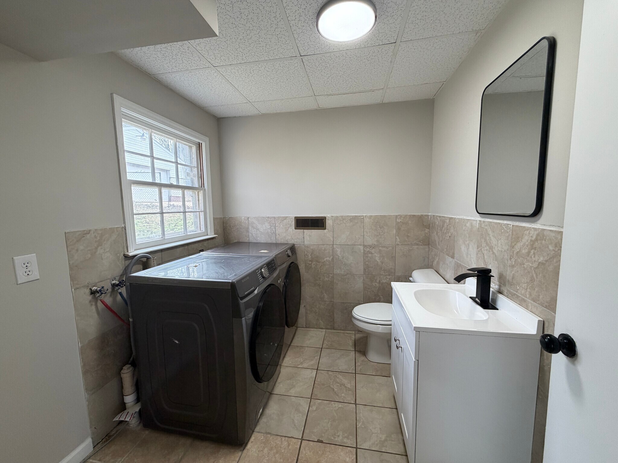 Building Photo - 308 Donna Ave