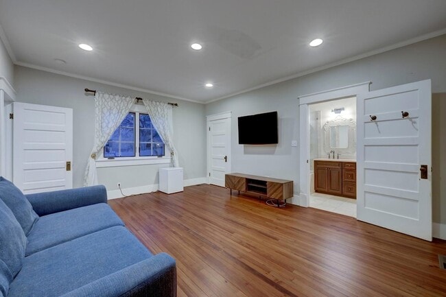 Building Photo - 1205 Enfield Rd