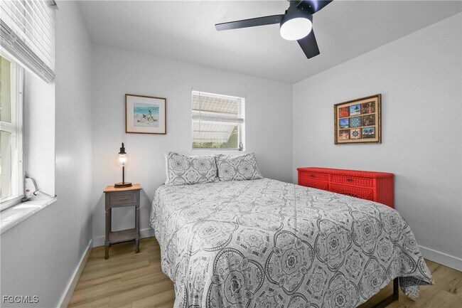 Building Photo - 1661 Coronado Rd