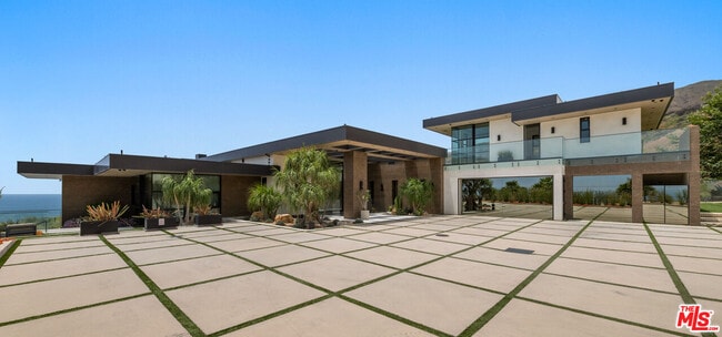 Building Photo - 5012 Carbon Beach Terrace