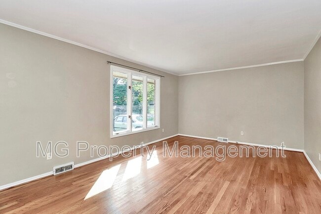 Building Photo - 5022 Furman Pl