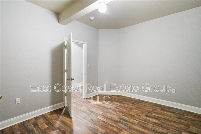 Building Photo - 20 East Ave