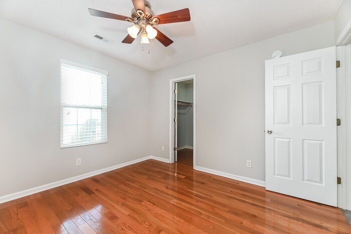 Building Photo - 154 Kingsbridge Dr