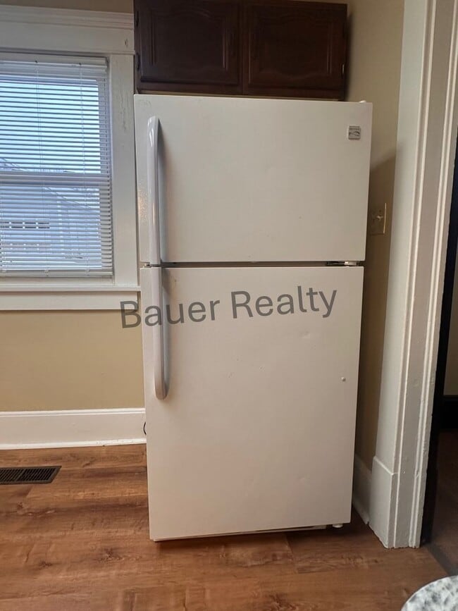 Building Photo - 2 Bedroom Home