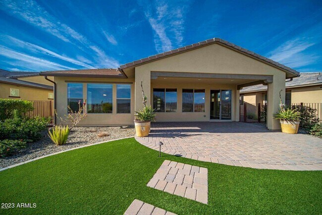 Building Photo - 3705 Ridgeview Ter