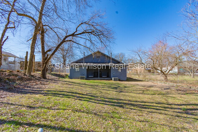 Building Photo - "Cozy Retreat in Chattanooga!"