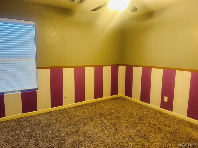 Building Photo - 9927 S Phoenix Dr