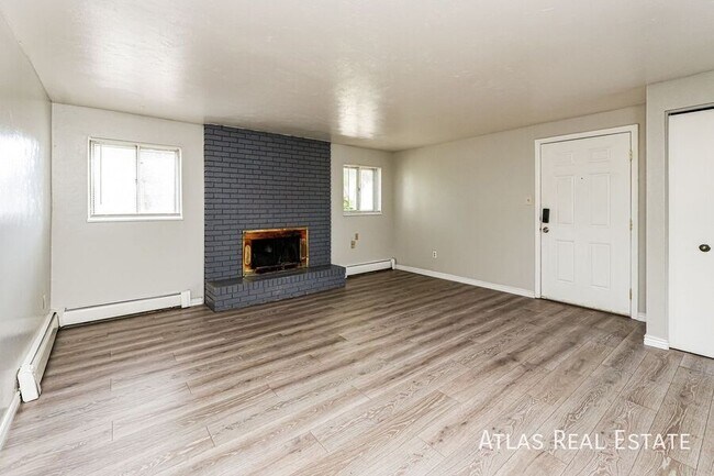 Building Photo - 2840 Montebello Dr W